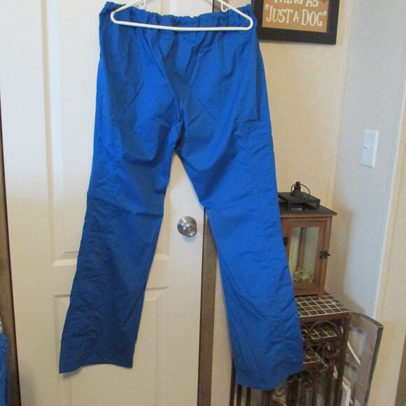 Cherokee Matching Scrub Set - Picture 7 of 11